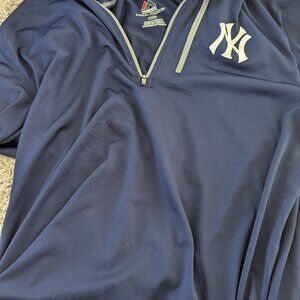 Majestic New York Yankees Cool Base Quarter-Zip Pullover – Men’s Large